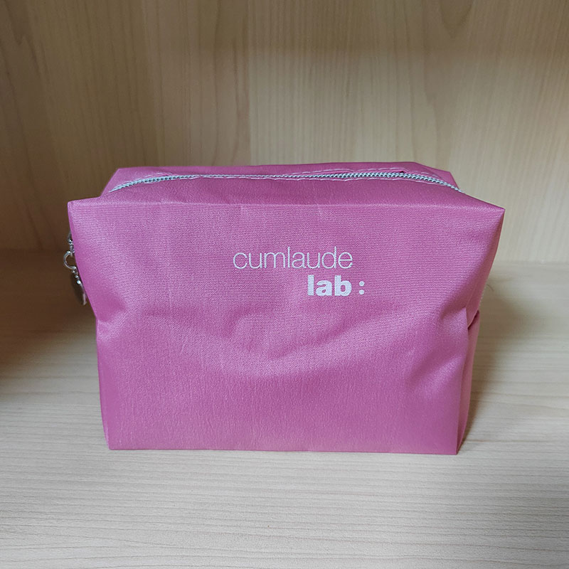How to Choose an EVA Cosmetic Bag for Travel?