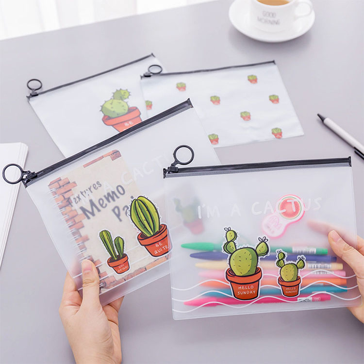 Over 100,000pcs of pvc pencil case zipper bags are being produced